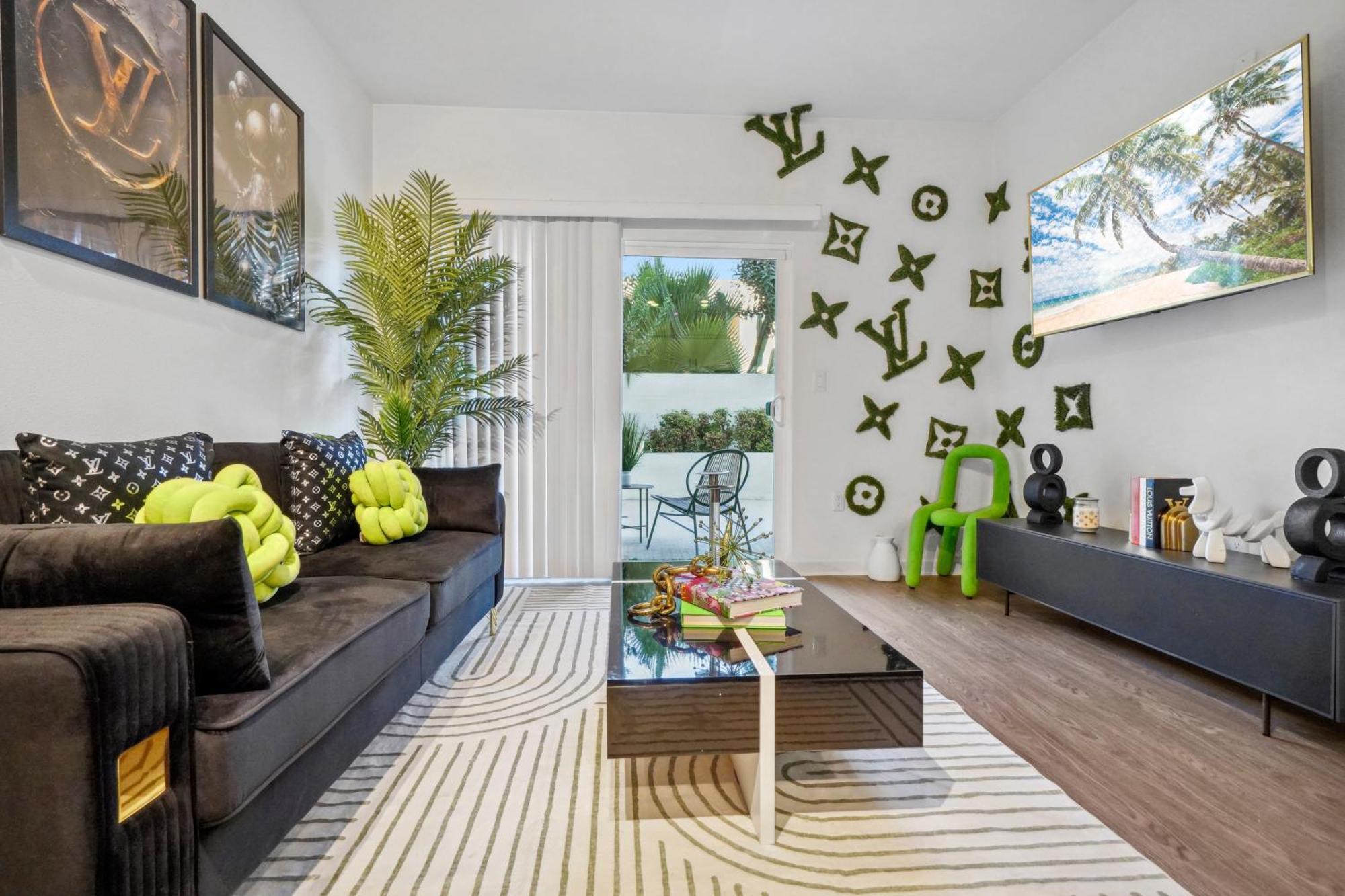 לינה וארוחת בוקר לוס אנג'לס House Of Lv מראה חיצוני תמונה